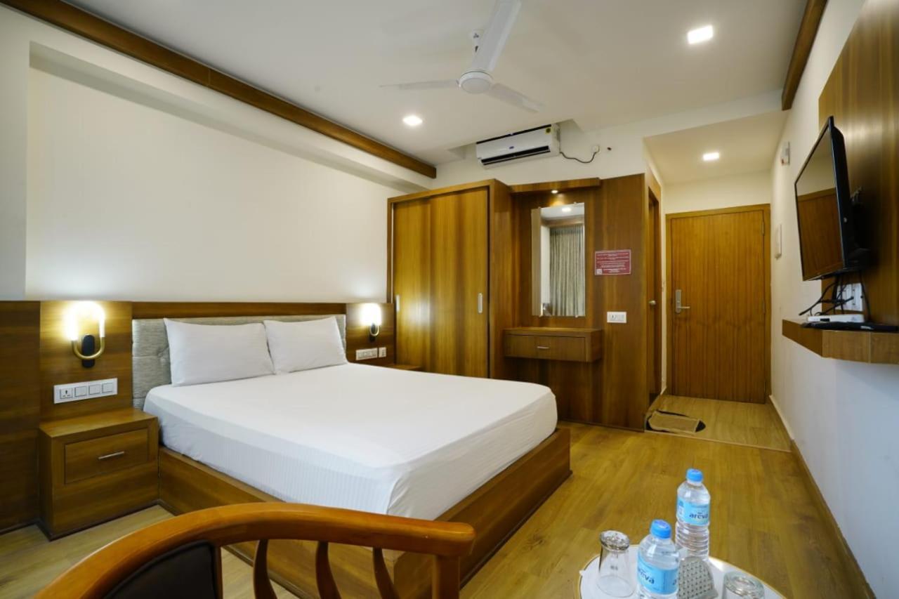 Astro Marine Hospitality Pvt Ltd Hotel Kochi Ngoại thất bức ảnh