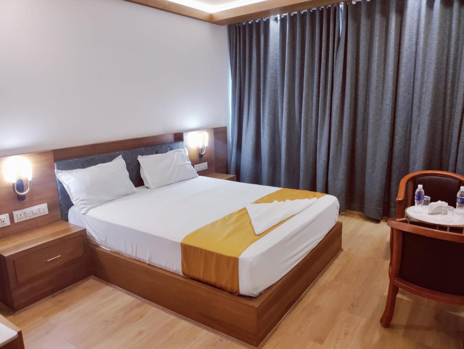 Astro Marine Hospitality Pvt Ltd Hotel Kochi Ngoại thất bức ảnh